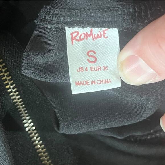 Romwe Womens Black Lace Up Front Corset Size Small Zip Up Back Cropped Top Y2K - Picture 4 of 5